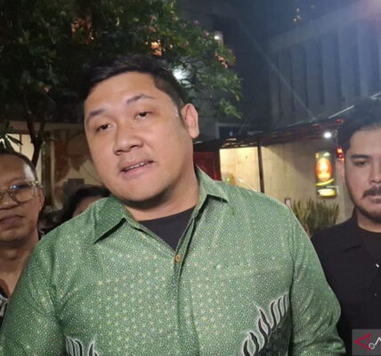 Mikhael Sinaga Ditantang dengan 50 Pertanyaan dalam Kasus Ijazah Palsu Jokowi