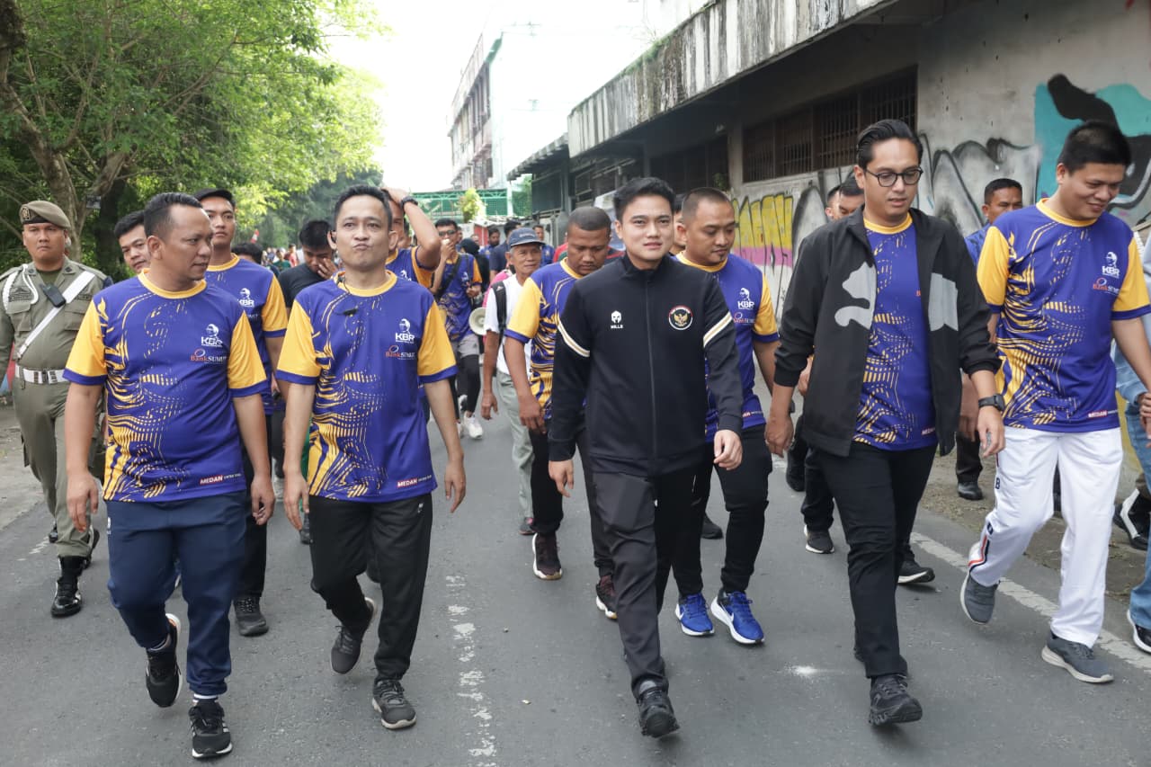 Ricky dan Rico Berjalan Santai Bersama Ribuan Warga Medan Petisah